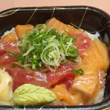 まぐろ・サーモンみそ漬丼(笹互 綾瀬店)