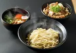 ご飯特盛無料！肉玉つけ麺・焼肉丼セット（肉玉そばおとど新宿二丁目店）