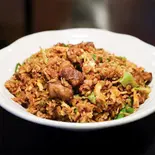 レタスと牛肉炒飯（中華料理刀削麺 逸品園）