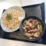 肉つけ汁うどん(300g)（自家製うどん おうぎ）