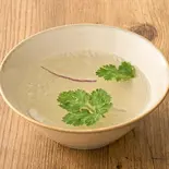 チキンスープ Chicken Broth Soup（旨味！牛飯カオマンガイ KHAO MAN GOOD 糀谷）