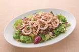 イカとツナのサラダ（カプリチョーザ 神戸モザイク店）