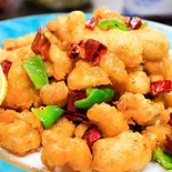 鶏ナンコツ唐揚げ（龍 刀削麺）