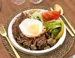 ビーフケバブドンと卵 Beef kebab don with egg（EFLIF KEBAB 白楽店）