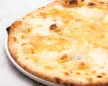 クワトロフォルマッジ 4Kinds of Cheese Pizza（俺のイタリアン 新橋赤レンガ通）