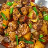 干鍋鶏 Spicy Dry Pot Chicken（辛苑 上野店）