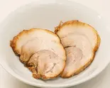ブタ(2枚)(ニンニク入れますか?豚二郎 野毛店)