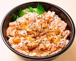 炙りオーロラサーモン丼(74)(魚丼 武蔵新城駅南口店)