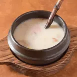 ソルロンタンスープ（崔流ホルモン マダン）