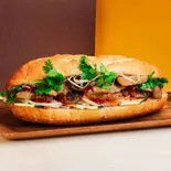 当店人気No.1 焼き豚肉バインミー Best Seller Grilled Pork Banh Mi（バインミーシンチャオ本郷三丁目店）