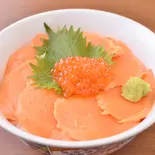 サーモンとイクラの親子丼(からあげ丼 日の家)