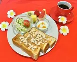 アーモンドピーナッツトースト（Y's Cafe）