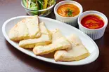 2種類カレーチーズナンセット2curry cheese Nan set（インド料理＆バー サッカール）