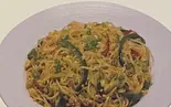 チキンチョウミン Chicken Chowmein（Chill Mandu）