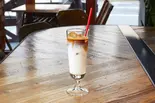 アイスカフェラテ（クラッチコーヒーアンドベイク）