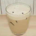 アイスカフェラテ（デリ＆カフェ桃の実）