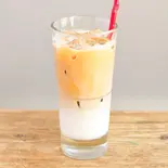 アイスカフェラテ（CAFE HI FAMIGLIA）