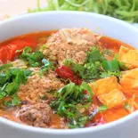 ブンリウクア (蟹ダシつみれ汁ビーフン)（ベトナム料理店 ホイアン大阪店）