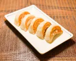 味付きギョーザ（両面焼きそば あぺたいと月島総本店）