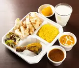 タンドリーセット(2種類のカレー&サラダ&ライス&ナン&タンドリーチキン&ドリンク&デザート)(インディアン ラソイ)