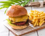 チーズバーガー（モアナキッチンカフェ 有楽町イトシア店）
