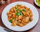 カシューナッツと鶏肉の炒め Chicken ＆ Cashew Nuts Stir-Fry(単品)（お弁当とお惣菜の玉仙楼）