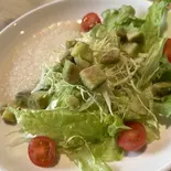 とろとろアボカドシーザーサラダ(名もなき店)