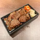 A5黒毛和牛カルビ弁当(200g)（精肉店直営 焼肉 やまと アリオ亀有店）