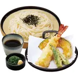 海老天ざるうどん（３種盛り） Cold Udon w/Dipping Sauce ＋ Shrimp & Veggie Tempura(3 Kinds)（なか卯 越谷下間久里店）