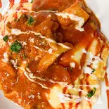 オムライス、チキンのトマト煮ソース（bel Salice）