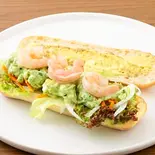 バジル香るえびアボカドサンド（Care's Cafe ＆ Bar）