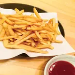 山盛りポテトフライ(ゴールデン酒場SANGO-YA)