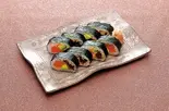 つるとん巻き寿司 サーモンと明太子のタルタル仕立て（麺匠の心つくし つるとんたん新宿店）