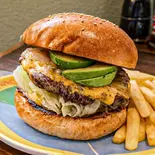 アボカドチーズバーガー / AVOCADO CHEESEBURGER（7DAYWEEKEND）