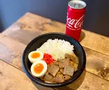 特盛もつ煮込み丼ドリンクセット(COLOR VILLAGE)