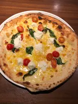 プレミアムモッツァレラチーズのマルゲリータ Margherita of Premium Buffalo Mozzarella Cheese（俺のイタリアン 新橋赤レンガ通）
