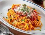 オリーブ・ケーパー・アンチョビのトマトソース プッタネスカ スパゲッティ（南イタリア料理 Osteria NORA）
