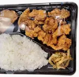 鶏の唐揚げ定食（香港屋 池袋店）