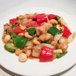 鶏肉といろいろナッツの炒め（中華酒家飯店 角鹿）