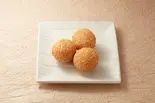 ごま団子(3個)（そば太鼓亭 西宮弓場店）