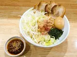 汁無し特製坦々麺(特製そぼろ・ほうれん草・薬味葱・フライドオニオン・白胡麻・糸唐辛子・特製味玉・白髪葱・特製豚叉焼4枚)（東京極上坦坦 弘明寺店）