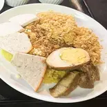 豚肉ハムのおこわ Xôi xéo giò chả (ảnh minh họa)（ベトナム料理SENHONG大久保店）
