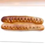 ロングソーセージのフランスパン 1個（ダズンフォー）
