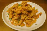 揚げ鶏肉の塩胡椒風（福記餃子）