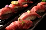 当店自慢のスペシャル肉寿司盛り 5種、20カン盛り（肉ドコロ せい吾）