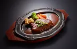 黒毛和牛ステーキ(フィレ)180g/Kuroge Wagyu Beef Fillet Steak（はり重グリル＆カレー）