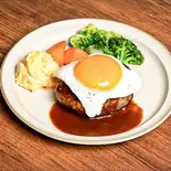 目玉焼き付き和牛仕様ハンバーグ(160グラム)（Grill＆bar Areva(ミート高橋)）