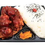 赤辛からあげ弁当（大阪ドカ盛りマンモス弁当淡路総本店）