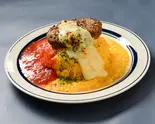 完熟とまと＆炙りチーズ＆ハンバーグオムライス Ripe tomato sauce ＆ cheese ＆ hamburg（＆たまごTOKYO 西荻窪店）