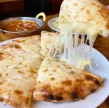 【ちょこっと】ミニチーズナン/Mini Cheese Nan（Asian dining Sagun）